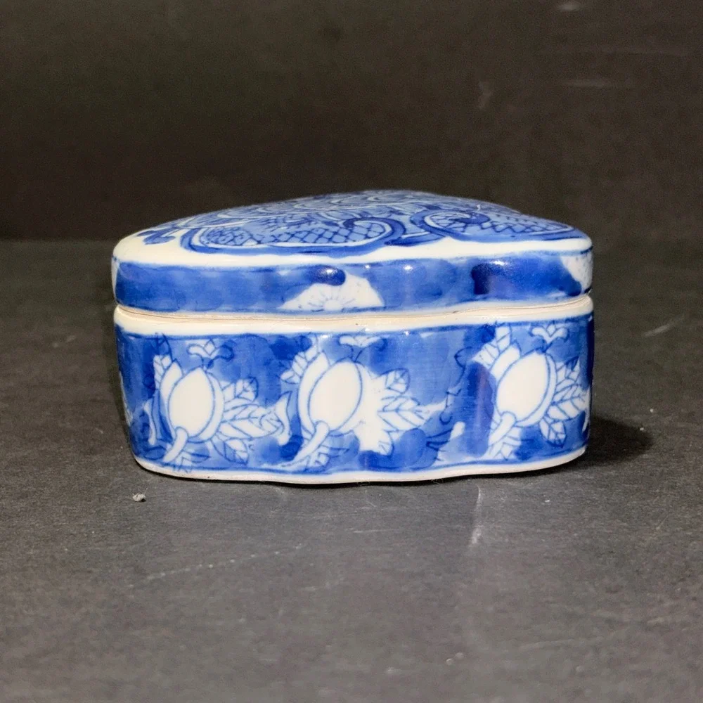 Unbranded blue white